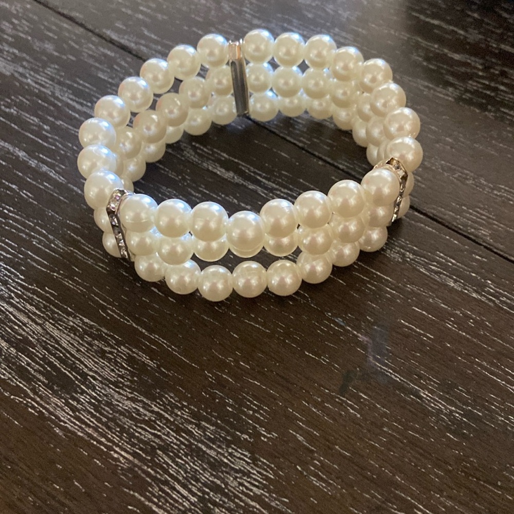 Pearl bracelet